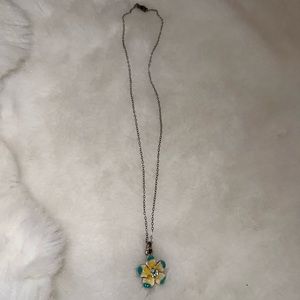 Beachy flower necklace